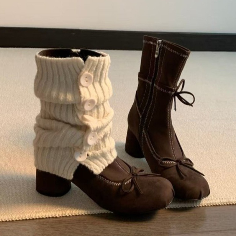 Winter Clothing Trends 2025 - รองเท้าบูทส้นสูงแบบผูกโบว์สำหรับผู้หญิง รองเท้าแมรี่เจนแบบใหม่ ฤดูหนาว 2025 รองเท้าบูทเชลซีหนังกลับดีไซน์เนอร์ ส้นหนา