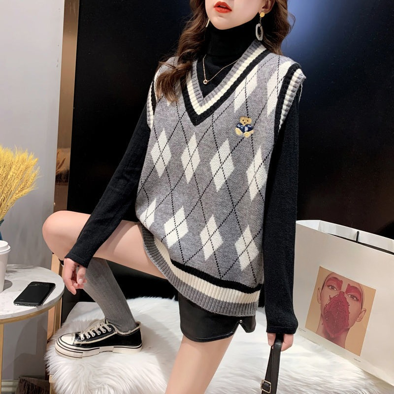 เสื้อกั๊กถักสีแดงสำหรับผู้หญิง - Winter Clothing Trends 2025 บทวิจารณ์และราคา