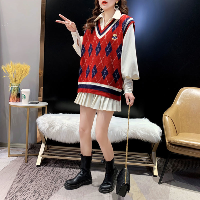 เสื้อกั๊กถักสีแดงสำหรับผู้หญิง - Winter Clothing Trends 2025 บทวิจารณ์และราคา